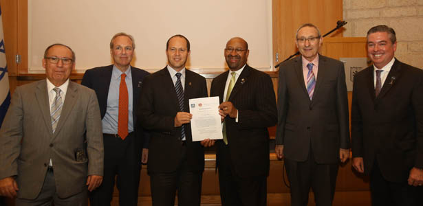 Signing of research agreement in Jerusalem 